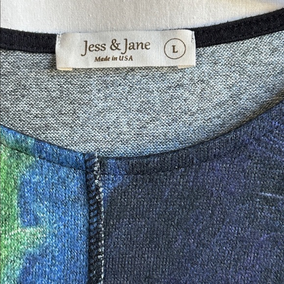 Jess & Jane Layla tunic top with patch pocket, abstract artistic design, size L - Picture 6 of 8
